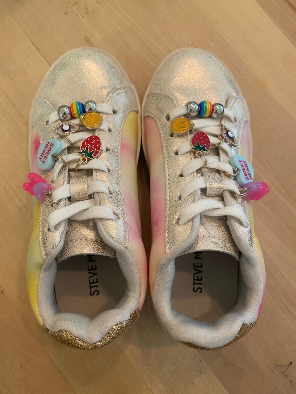 NWOT Steve Madden Toddler Girls' Poet Pastel Rainbow Charm Sneakers Size 11 - Picture 4 of 10